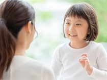 子どもの歯並びが心配。矯正を始める年齢について千葉センシティ矯正歯科の成田先生にお伺いしました