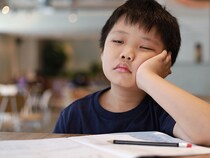 子どもが突然学校に行きたくないと言い出したら？精神科医飯島先生にお伺いしました