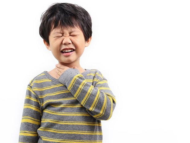 子どもに発熱と目の充血が見られたら?適切な対処法をクリニック院長の寺井先生にお伺いしました