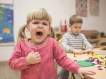 子どものマウントは大人とは違うの？心理と対応方法について幼稚園園長の視点から解説します