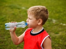 子どもを熱中症から守る「暑熱順化」について小児外科専門医竹内先生にお伺いしました