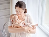 マミーサムって知ってる？育児中の手首や指の痛みについてクリニック理事長林裕章先生に伺いました
