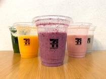【知ってる？】セブンで最近ようやく増えてきた「マシンで作るスムージー」を6種類全部飲んでみた