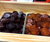 サロン・デュ・ショコラ開幕！ スイーツ好きなら世界で1人のキャラメリエ「アンリ・ルルー」のクイニーアマンを絶対に食うべきだッ!!