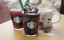 猫耳だとっ…!?? スタバの新作『アサイーベリーフラペチーノ』が最強過ぎる件について / お店の装飾も最高