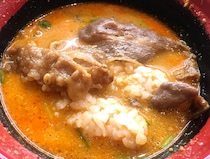 くら寿司マスターに聞いた「くら寿司の担々麺」を100倍楽しむ方法 / 汁に旨だれ牛カルビをぶち込むと激ウマ！