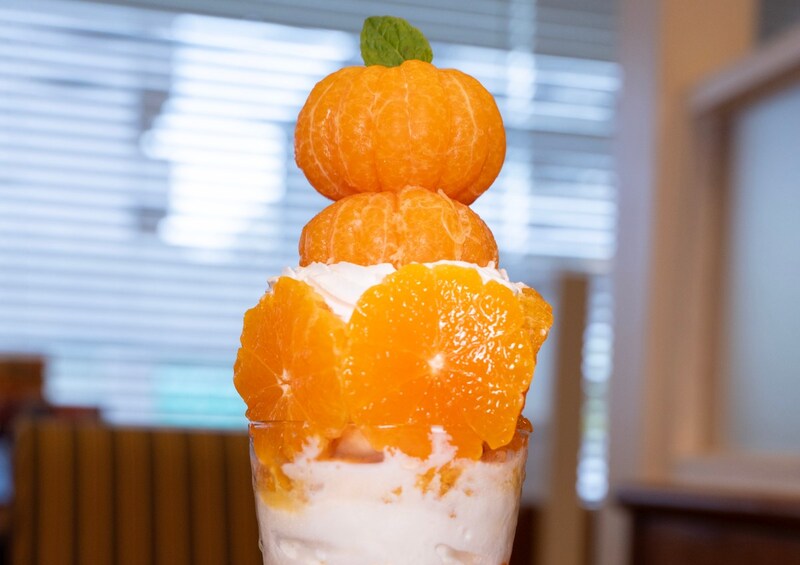 ジョナサンのミカンパフェがミカンまみれでヤバいぞ! 脳筋みかんなパワー系パフェと、テクニカルな大福の満足度はガチだ!!