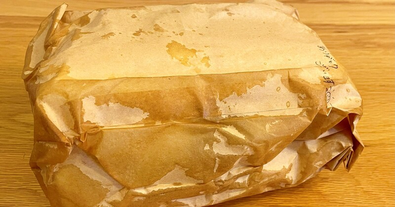 【怪しい】ウーバーイーツ総合評価1位の「から揚げ店」で弁当を注文した結果 → 開封する前からヤバすぎた