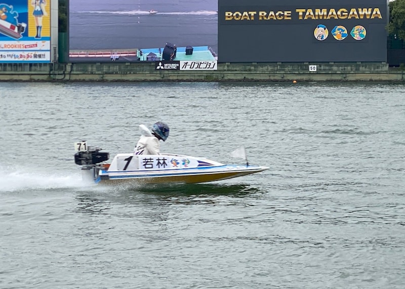 救いようのないクズが後輩を「人生初の競艇」に連れていった結果