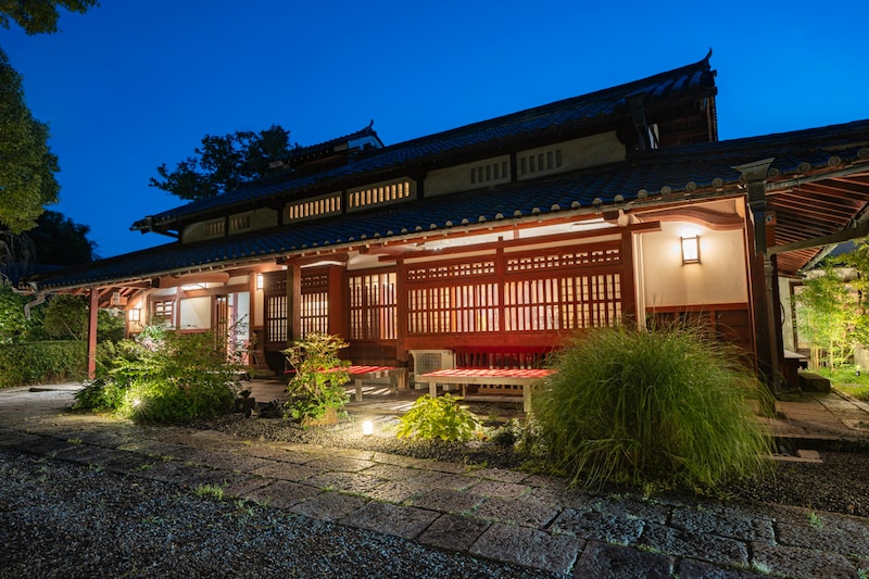 人間国宝第1号の生家がとんでもないことになっていた / 奈良で究極の宿泊・食事処の1つ「うぶすなの郷 TOMIMOTO」