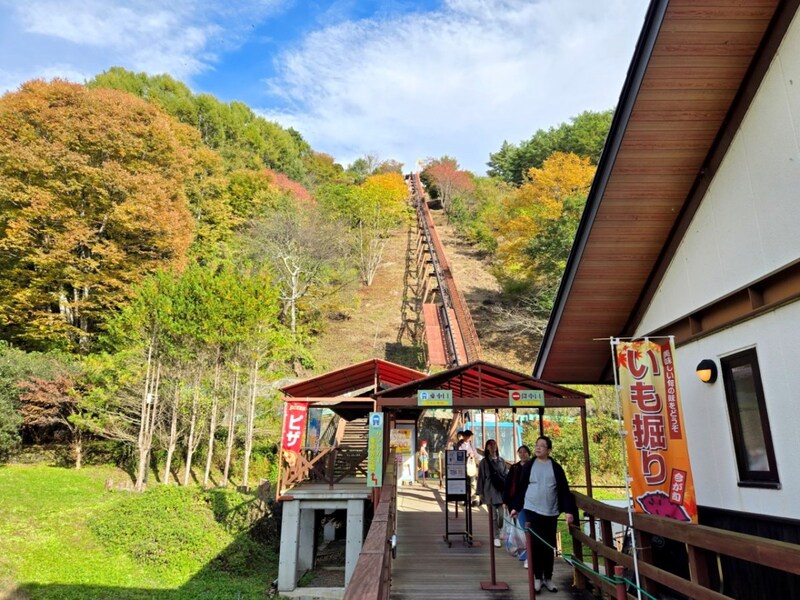 道の駅「南きよさと」で敷地内から伸びる謎のレールを発見！ 頂上まで上がった先にあったものとは……？