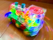【Amazon評価2.3】最高の知育教育玩具「透明歯車トレイン」を買ってみた → 衝撃の爆音回転電車にオッサン大興奮