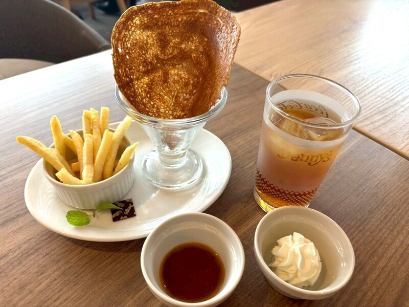 これで500円なんて羨ましい！ デニーズの新商品「クリスピークレープ」で青春を思い出した / 大人も880円で楽しめるよ