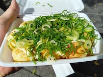 20年ぶりに食べるアメ村『甲賀流』の “ねぎポン” は人生の味がした / 大阪出身の私が無性に食べたくなる「たこ焼き屋」はここだけ