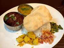 【第12回】水道橋『インド富士子』のポークビンダルーは控えめだけど主張が強い末っ子みたいなカレー