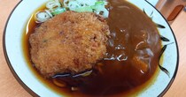 【店外メニューに記載なし】通う人のみぞ存在を知る大宮「つくば本店」のカレーそばの正体がこれだ！ 立ち食いそば放浪記356