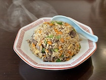 【詐欺師のレシピ】第8回：かつてない異国感！ 怪しい副業あっせん詐欺師ゆみこの「香り爆発牛肉チャーハン」