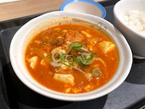 【悲報】松屋の『海鮮チゲ』が15年ぶりに復活ッ！ 300円も安い「牛豆腐キムチチゲ」と食べ比べた結果 → また会えるのは15年後かも