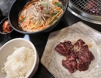 【参った】1000円の焼肉ランチを目当てに入店したのに…お会計で2倍以上かかった理由を分析してみた