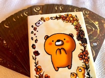 生まれて初めて「オラクルカード占い」に挑んだら、カードの絵柄がユルすぎて解釈に困った / これ、どういう意味？