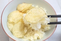 「ポテチめし専用調味料」が新発売されていたので買ってみたら、切ない結末を迎えた / エバラ「アバンチュール飯」