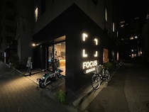 【浅草1泊3325円】人気の下町・蔵前にある宿がオシャレすぎてヤバい！ 泊まってみたら1階ロビーが盛り上がりまくっていてビビった