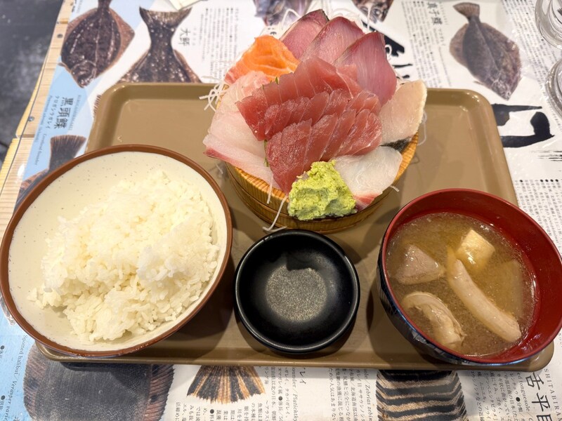 【物価高】新宿の名店で「刺身定食」の値段を14年前と比較したら → え、こんな感じ？