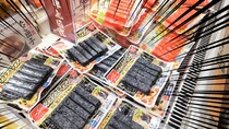 【衝撃】真っ黒なカニカマ『サラダスティック 香る黒トリュフ風味』のベストな食べ方を見つけたかもしれない！