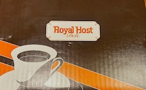 ロイホの公式通販商品『ロイヤルホストデリ』の福袋、今年はひと味違う…!! まだ購入できるかも/ 福袋2026