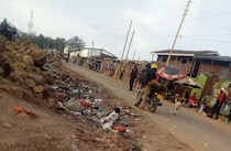 【ポテト通信】ケニア最大は無論、アフリカ最大のスラム街「キベラスラム」に売ってるポテトはこんな感じ！ 気になる価格と食後の体調は!? カンバ通信：第139回