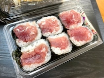 【知っ得】築地なのにコスパ最強！ 築地の常連「丸豊のまぐろ巻はウマいし安い。しかもすぐに買えて最高」