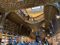 【世界遺産】『ハリー・ポッター』の世界観のモデルになったと噂される書店へ行ってみたら → 真相はどうあれ「寄せてくれてる」のは確かなもよう！