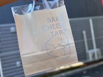 チーズ菓子専門店「BAKE」の福袋に初バッグ登場！ クジ付き＆シンデレラフィットが地味にうれしい～ / 福袋2026