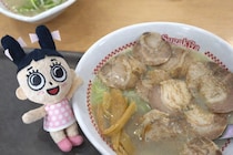 スーちゃんは可愛いけど、正直どう？ 岐阜出身の私が楽しみにしていた「スガキヤ福袋」を開封した結果 / 福袋2026