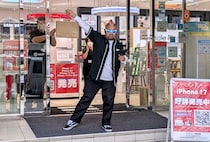 【速報】ビッグウェーブさん、無事にiPhone17を購入！ / ビッグウェーブさん「今回は過酷だった…」