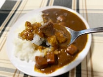 【最強レトルトカレー】369円だけど具がゴロゴロで深い味！ 北野エースPBの「大人のためのビーフカレー」が高コスパすぎる!!