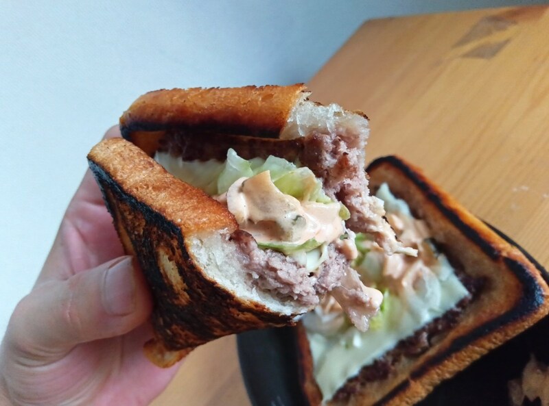 【200円レシピ】「まいばすけっと」に売ってるものだけでビッグマックを作ったら高コスパすぎた