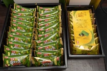 金のブラックサンダー vs 緑のブラックサンダー / 同じ抹茶味で本当に違うのか？