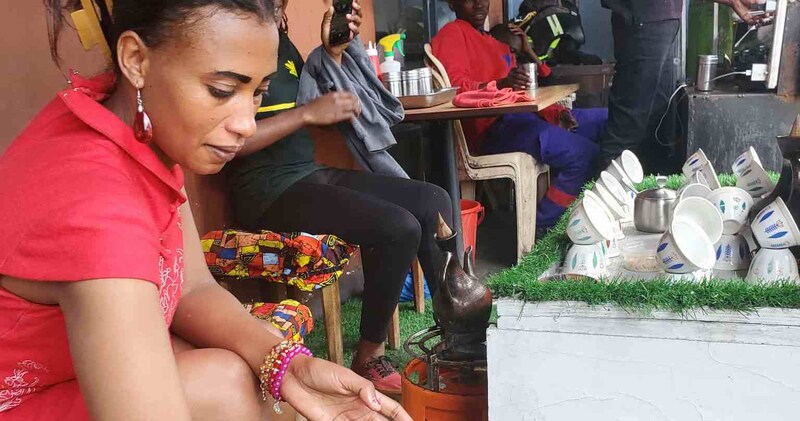 【ケニアの喫茶店】エチオピアから来た美女が作る本場エチオピアの最強コーヒーセット / カンバ通信:第418回