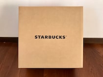 繰り上げ当選したスタバ福袋を開封！ 編集部が公開した2箱分の中身と比較してみた結果 → 3箱目は当たりかも！