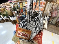 1万円で中身は総額約10万円！ マライカ福袋（5.65kg）が40点以上の爆盛りで気分はさながら業者の仕入れ