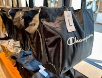 アウトレットで買った「チャンピオンのハッピーバッグ（1万円）」がアウトレットの限界を突破していた【福袋2024】