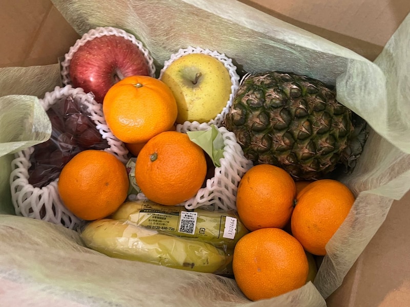 「高級フルーツが届くかも」って本当？ 楽天で売っている『訳ありフルーツ福袋』を検証 → パイナップルの美味さに全てを忘れた