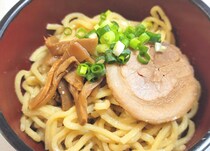 日清が「天下一品コラボまぜそば」を新発売したので、「天一」ファンが食べてみた / そして当然の事実を悟った