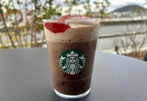 スタバ今年初の新作『カカオ & ストロベリー ムース フラペチーノ』を飲んでみたところ、洗練された美味しさで大満足 『アールグレイ ＆ クリーミー ティー ラテ』も最高