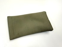 【100均】超地味だけどセリアの「メガネケース（100円）」が唯一無二で手放せない