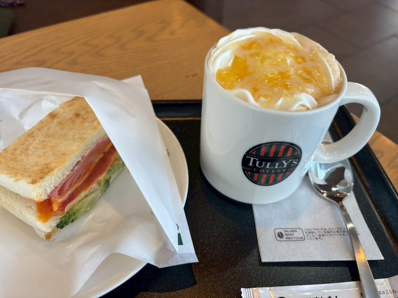 コンテスト最優秀賞のタリーズコーヒー「ホワイトショコラオランジュラテ」を飲んでみた / 激戦を勝ち抜いたのも納得の一杯