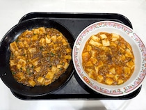 餃子の王将「新極王7シリーズ」をノーマルと食べ比べ！ 約300円高い『極王麻婆豆腐』が完全に別物だった