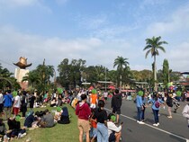 見よこの人の数を！ 秋葉原と全然違うインドネシアの「カーフリーデー」がこちらです