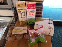 最強のコーヒー牛乳「白バラコーヒー」よりも人気の飲み物があったなんて！ 鳥取県の大山乳業直売所に行って売り上げランキングを聞いてみた